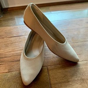 Vivaia Pointed-Toe Ballet Flats Aria 5° Nude